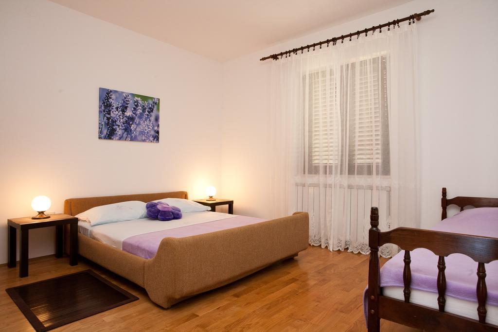 Apartment Milka Krk Town Exterior foto