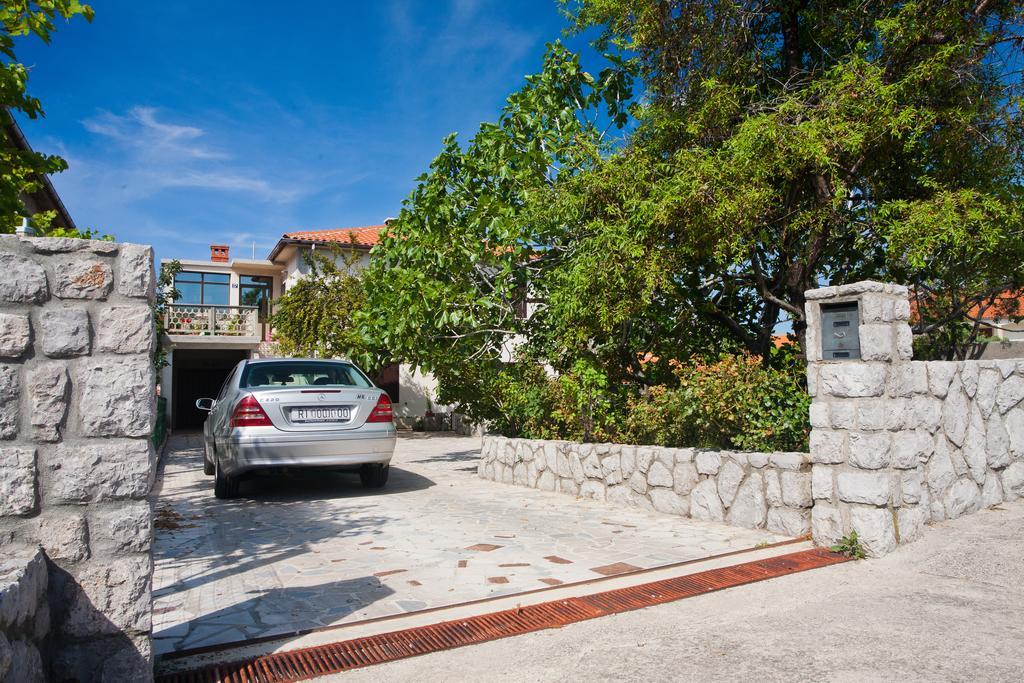 Apartment Milka Krk Town Exterior foto